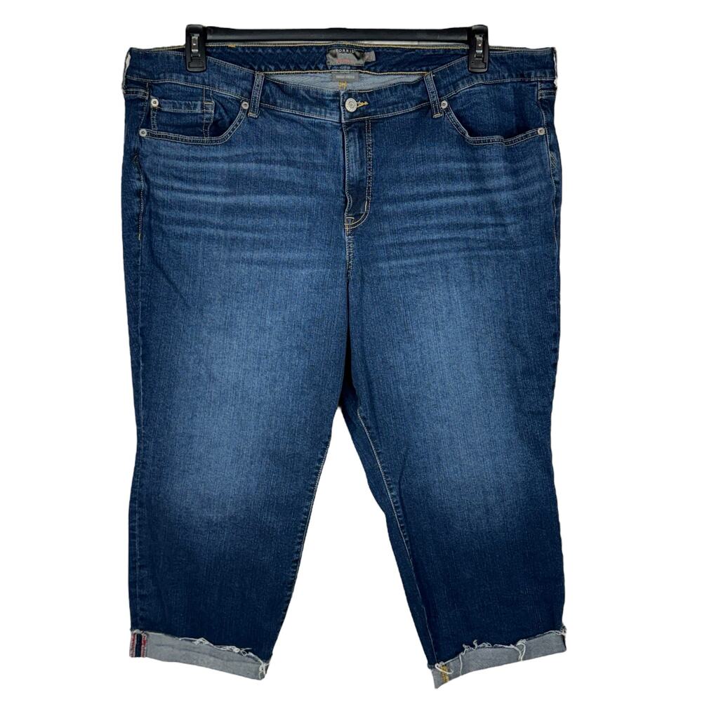 Torrid SZ 26 Crop Boyfriend Jeans Cuffed Hi-Rise Stretch Zip-Fly Medium Wash